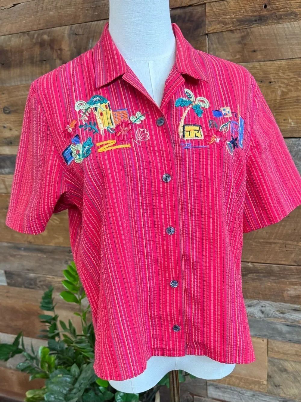 Koret Francisca Petite Embroidered Short Sleeve Button Up Shirt M